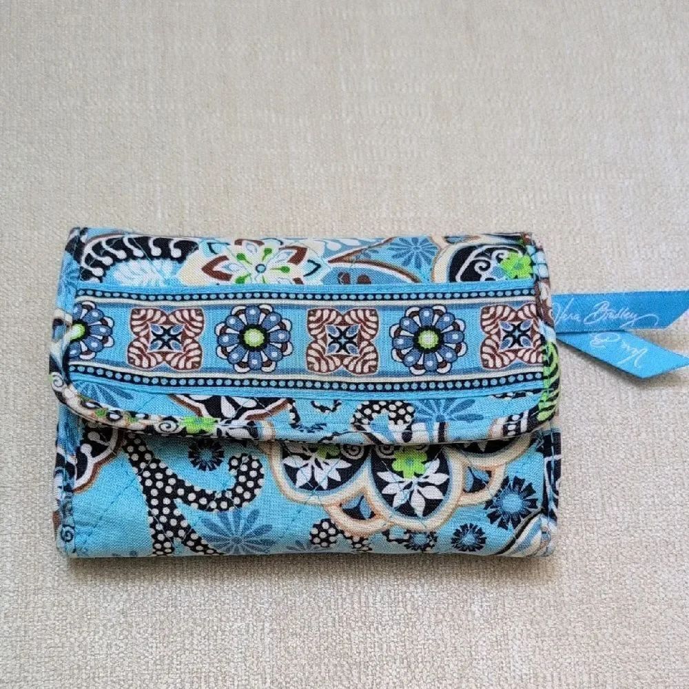 Vera Bradley Quilted Tri-fold Euro Wallet Bali Blue Coin Pocket
